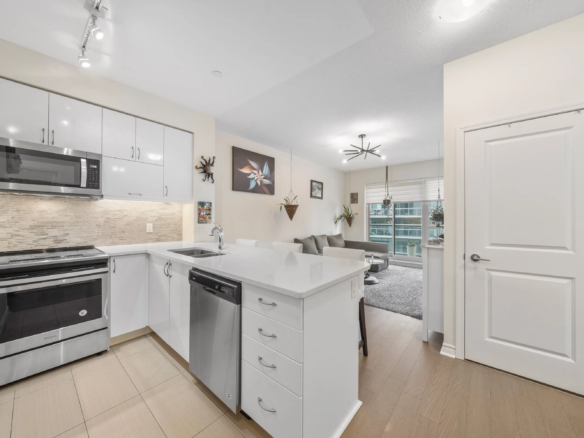 An image of a condo that is listed for sale by toronto real estate agent Marco Pedri.