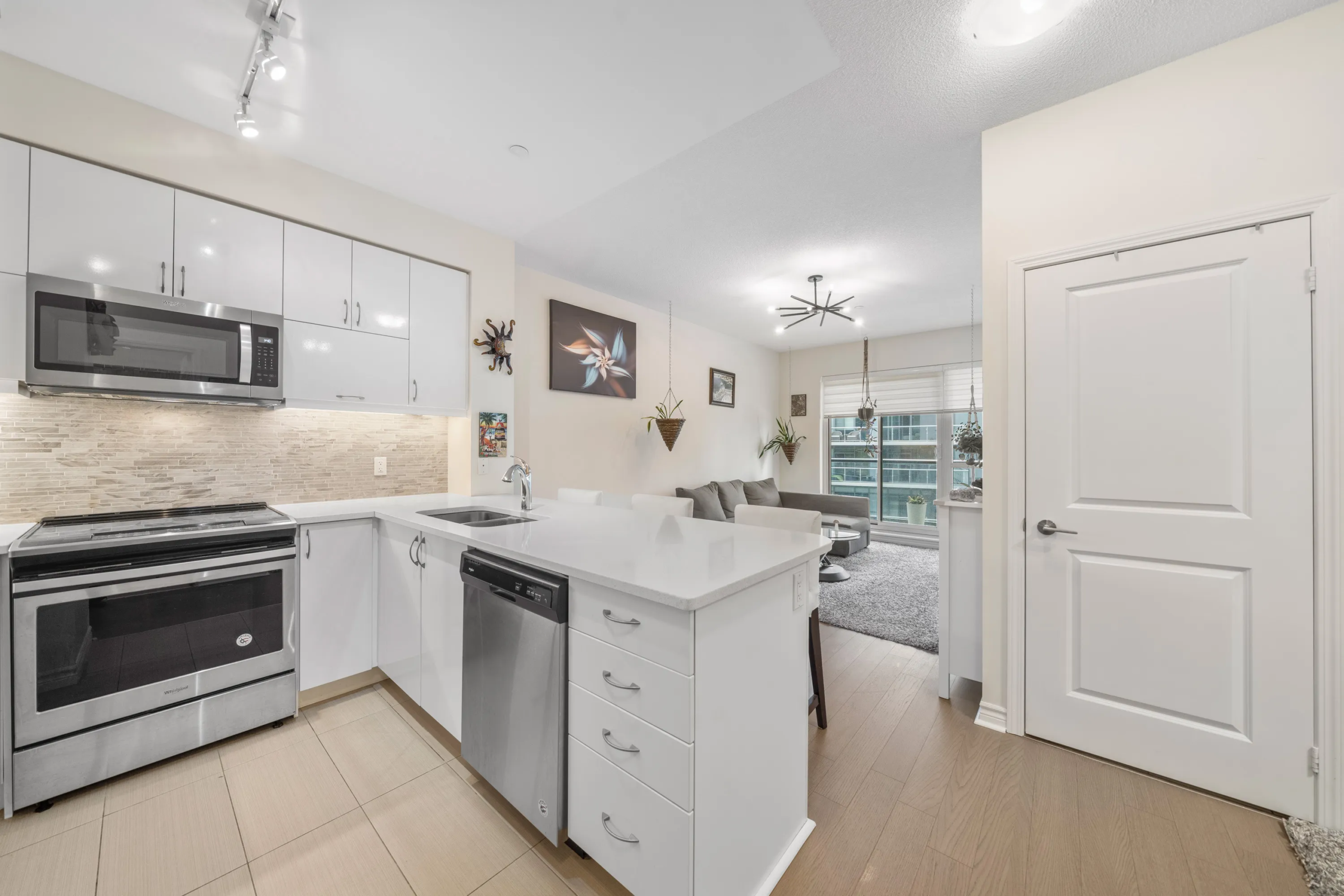 An image of a condo that is listed for sale by toronto real estate agent Marco Pedri.